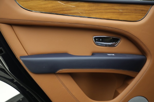 Used 2021 Bentley Bentayga V8 for sale $133,900 at Rolls-Royce Motor Cars Greenwich in Greenwich CT 06830 25