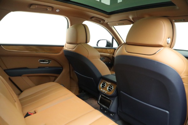 Used 2021 Bentley Bentayga V8 for sale $133,900 at Rolls-Royce Motor Cars Greenwich in Greenwich CT 06830 26