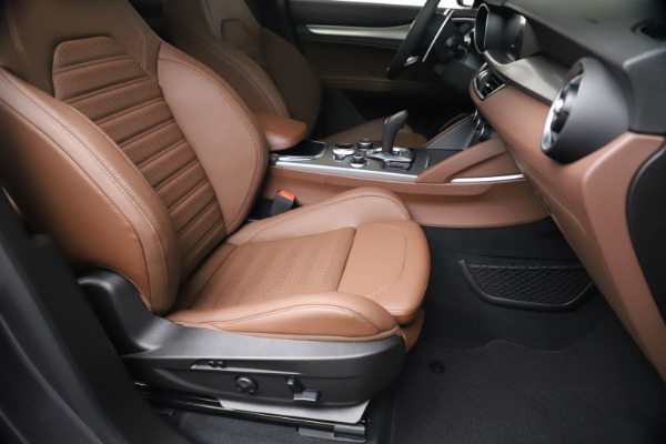 New 2020 Alfa Romeo Stelvio Ti Sport Q4 for sale Sold at Rolls-Royce Motor Cars Greenwich in Greenwich CT 06830 24