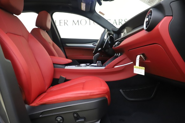 New 2020 Alfa Romeo Stelvio Sport Q4 for sale $50,945 at Rolls-Royce Motor Cars Greenwich in Greenwich CT 06830 20