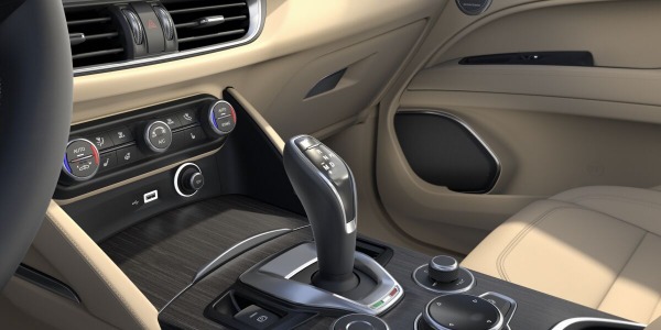 New 2020 Alfa Romeo Stelvio Ti Lusso Q4 for sale $55,045 at Rolls-Royce Motor Cars Greenwich in Greenwich CT 06830 5