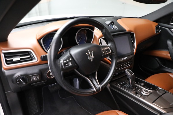Used 2020 Maserati Ghibli S Q4 for sale $41,900 at Rolls-Royce Motor Cars Greenwich in Greenwich CT 06830 24
