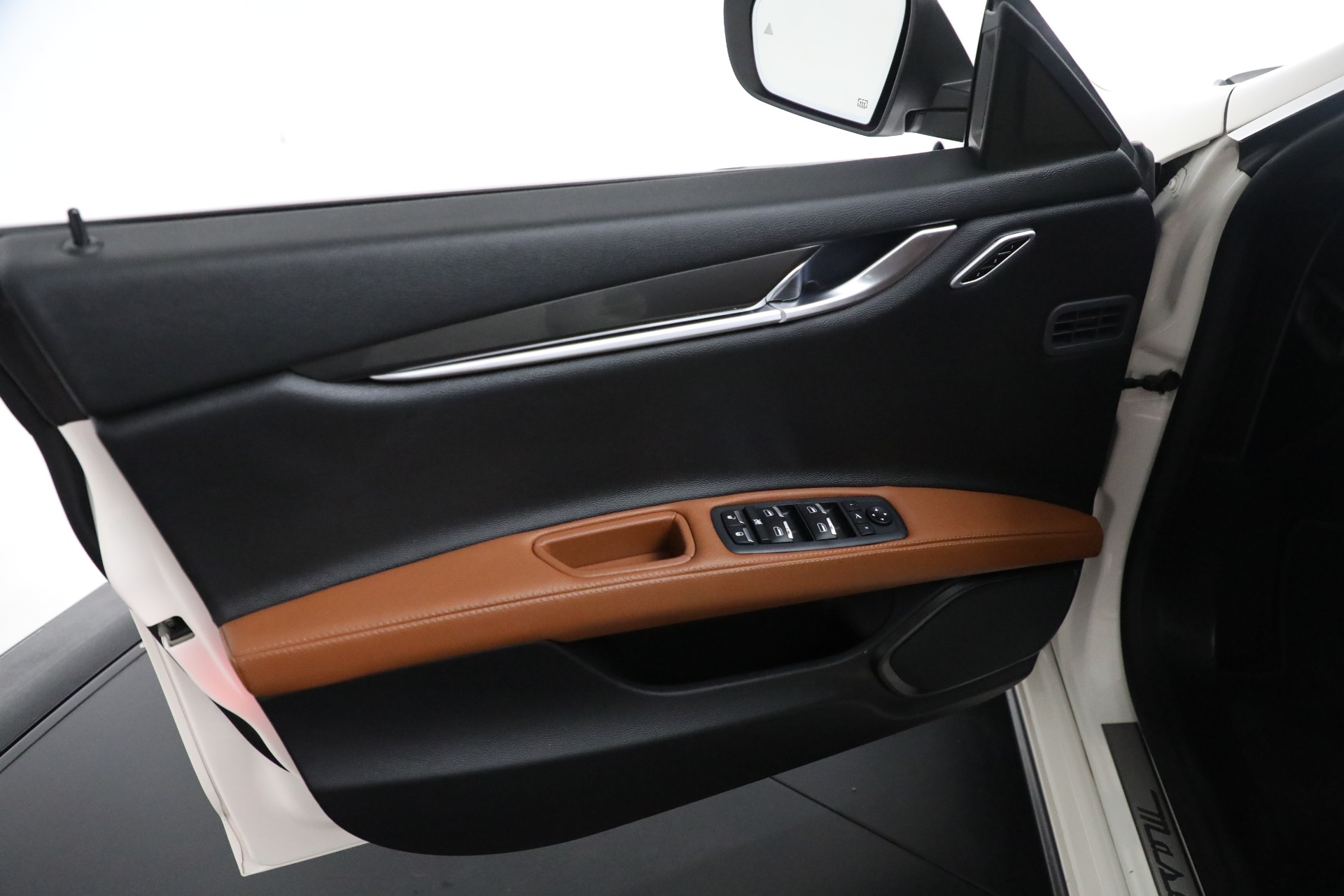 Used 2020 Maserati Ghibli S Q4 for sale Sold at Rolls-Royce Motor Cars Greenwich in Greenwich CT 06830 27