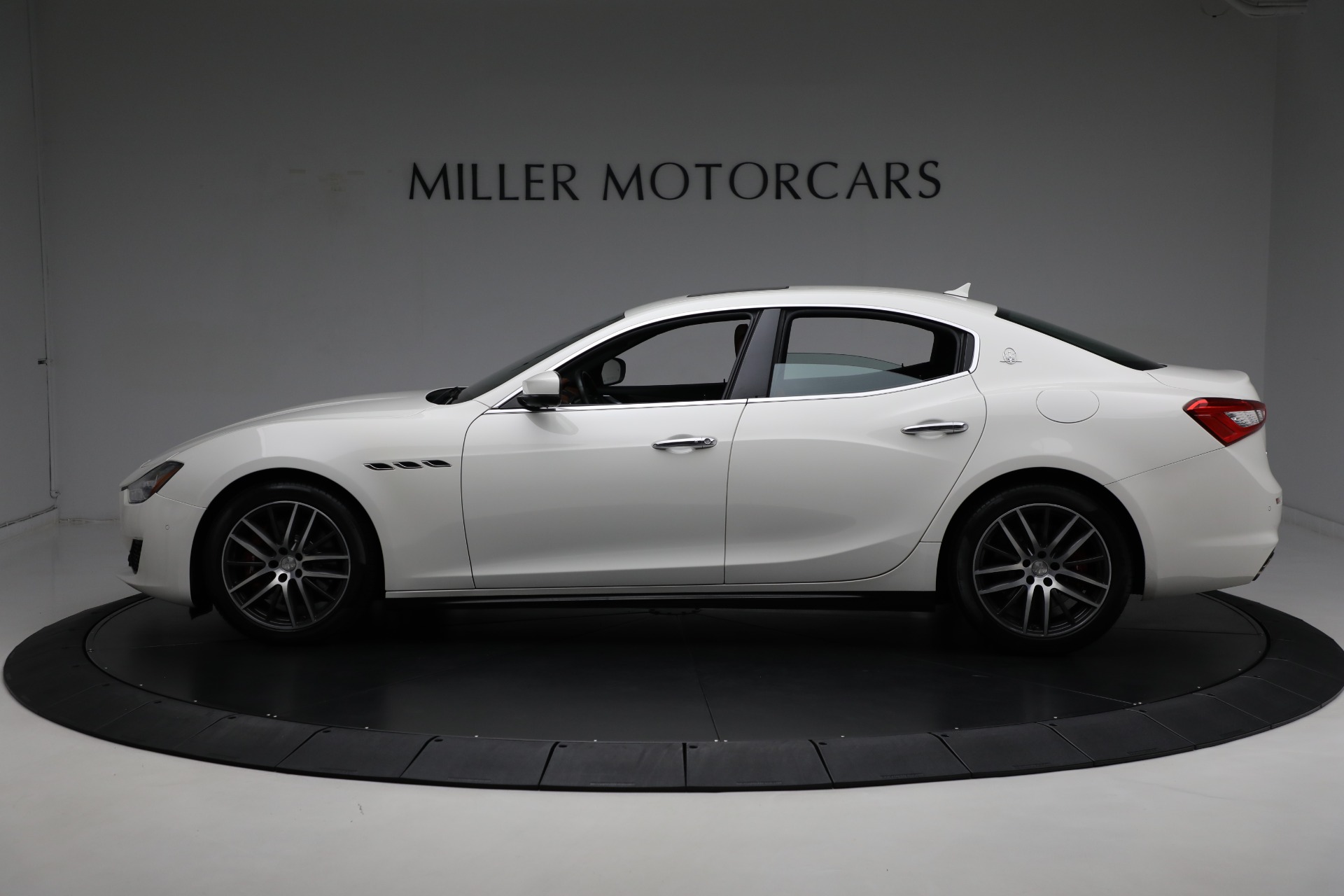 Used 2020 Maserati Ghibli S Q4 for sale Sold at Rolls-Royce Motor Cars Greenwich in Greenwich CT 06830 3