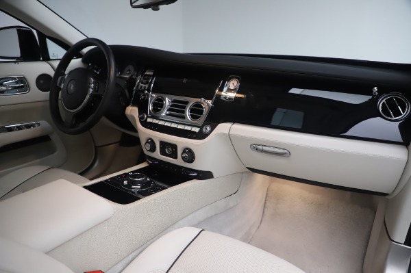 Used 2014 Rolls-Royce Wraith Base for sale $168,900 at Rolls-Royce Motor Cars Greenwich in Greenwich CT 06830 21