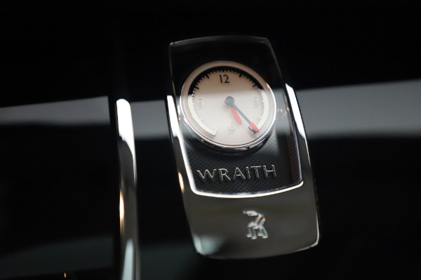 Used 2014 Rolls-Royce Wraith Base for sale $168,900 at Rolls-Royce Motor Cars Greenwich in Greenwich CT 06830 25