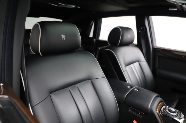 Used 2014 Rolls-Royce Phantom for sale Sold at Rolls-Royce Motor Cars Greenwich in Greenwich CT 06830 13