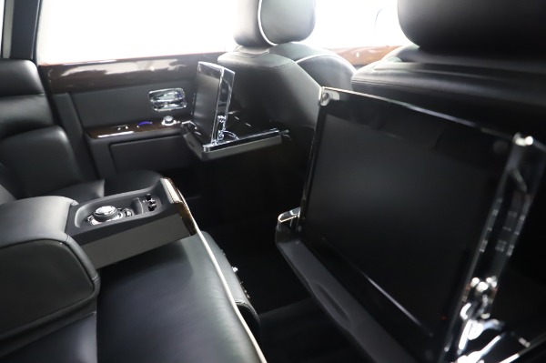 Used 2014 Rolls-Royce Phantom for sale Sold at Rolls-Royce Motor Cars Greenwich in Greenwich CT 06830 18