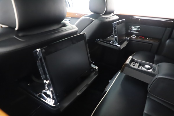 Used 2014 Rolls-Royce Phantom for sale Sold at Rolls-Royce Motor Cars Greenwich in Greenwich CT 06830 19