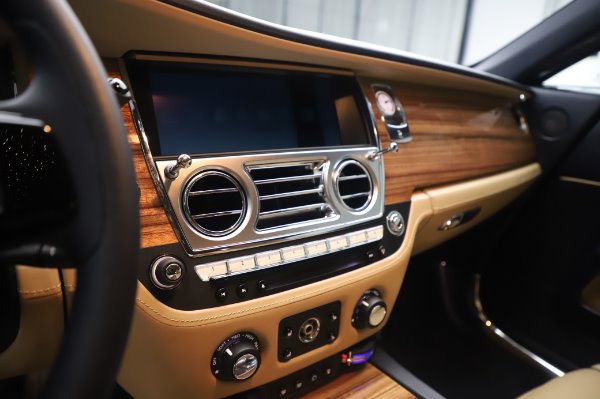 Used 2015 Rolls-Royce Wraith for sale $179,900 at Rolls-Royce Motor Cars Greenwich in Greenwich CT 06830 21