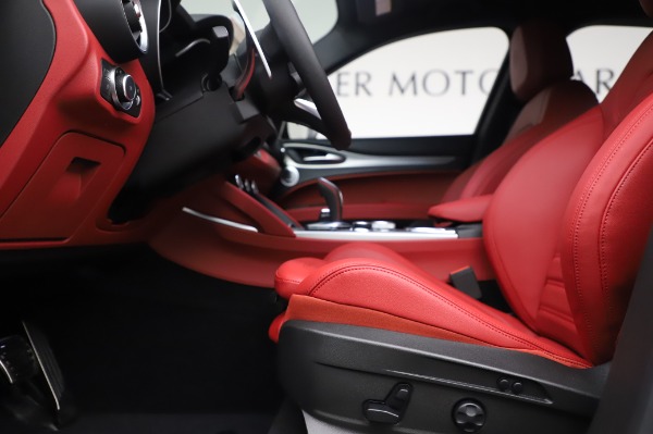 New 2020 Alfa Romeo Stelvio Ti Sport Q4 for sale $53,545 at Rolls-Royce Motor Cars Greenwich in Greenwich CT 06830 14
