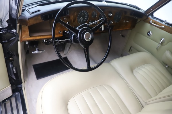 Used 1965 Rolls-Royce Silver Cloud III for sale Sold at Rolls-Royce Motor Cars Greenwich in Greenwich CT 06830 15