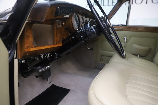 Used 1965 Rolls-Royce Silver Cloud III for sale Sold at Rolls-Royce Motor Cars Greenwich in Greenwich CT 06830 18