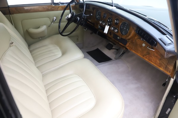 Used 1965 Rolls-Royce Silver Cloud III for sale Sold at Rolls-Royce Motor Cars Greenwich in Greenwich CT 06830 23