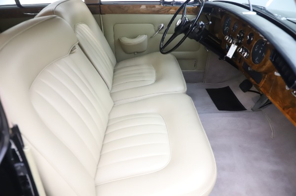 Used 1965 Rolls-Royce Silver Cloud III for sale Sold at Rolls-Royce Motor Cars Greenwich in Greenwich CT 06830 24