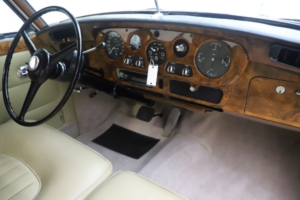 Used 1965 Rolls-Royce Silver Cloud III for sale Sold at Rolls-Royce Motor Cars Greenwich in Greenwich CT 06830 25