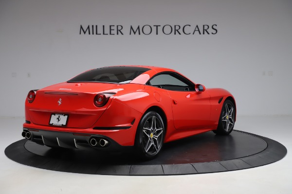 Used 2017 Ferrari California T for sale $175,900 at Rolls-Royce Motor Cars Greenwich in Greenwich CT 06830 16