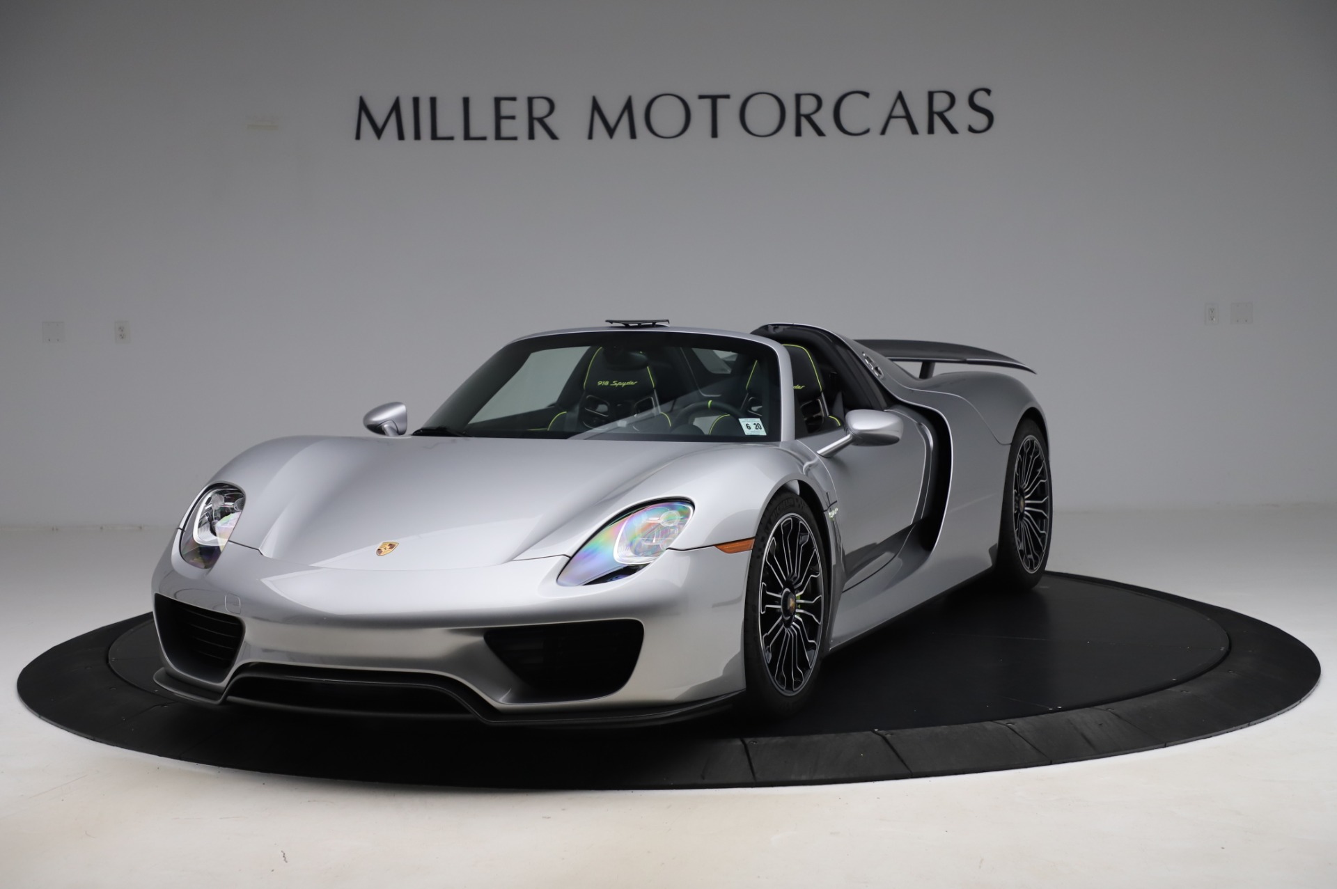 Used 2015 Porsche 918 Spyder for sale $1,389,900 at Rolls-Royce Motor Cars Greenwich in Greenwich CT 06830 1
