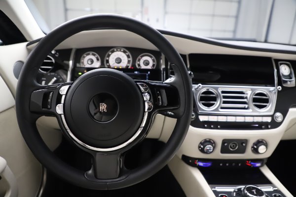 Used 2015 Rolls-Royce Wraith Base for sale $168,900 at Rolls-Royce Motor Cars Greenwich in Greenwich CT 06830 18