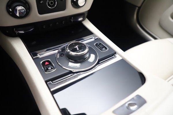 Used 2015 Rolls-Royce Wraith Base for sale $168,900 at Rolls-Royce Motor Cars Greenwich in Greenwich CT 06830 19