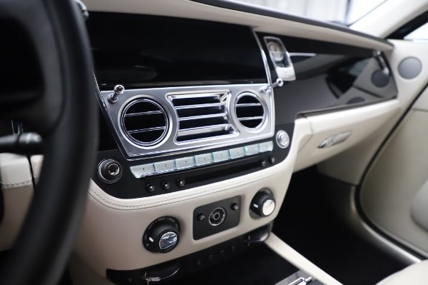 Used 2015 Rolls-Royce Wraith Base for sale $168,900 at Rolls-Royce Motor Cars Greenwich in Greenwich CT 06830 22