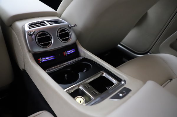 Used 2015 Rolls-Royce Wraith Base for sale $168,900 at Rolls-Royce Motor Cars Greenwich in Greenwich CT 06830 24