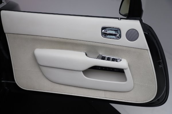 Used 2015 Rolls-Royce Wraith Base for sale $168,900 at Rolls-Royce Motor Cars Greenwich in Greenwich CT 06830 26