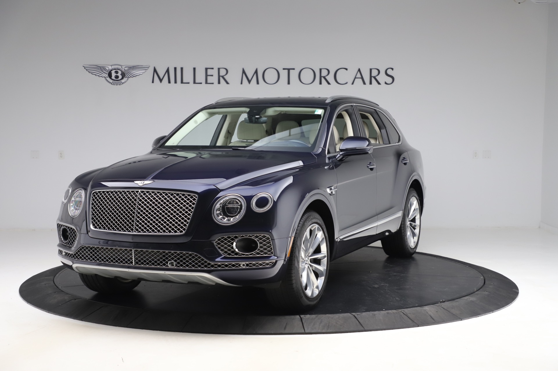 Used 2017 Bentley Bentayga W12 for sale Sold at Rolls-Royce Motor Cars Greenwich in Greenwich CT 06830 1