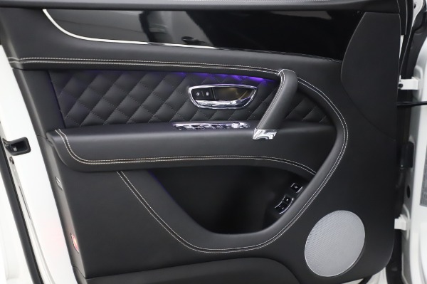 Used 2018 Bentley Bentayga Black Edition for sale $149,900 at Rolls-Royce Motor Cars Greenwich in Greenwich CT 06830 18