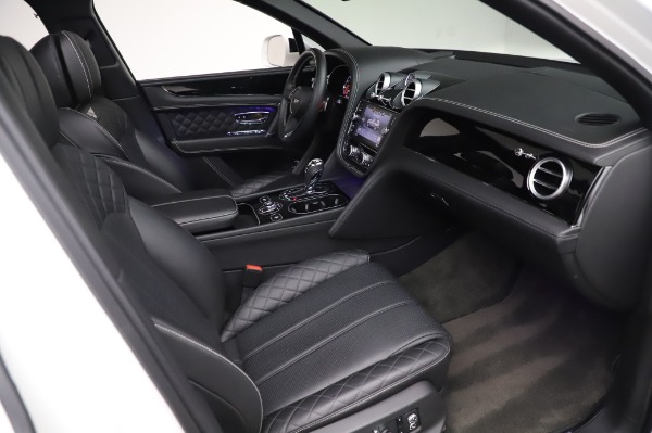 Used 2018 Bentley Bentayga Black Edition for sale $149,900 at Rolls-Royce Motor Cars Greenwich in Greenwich CT 06830 27
