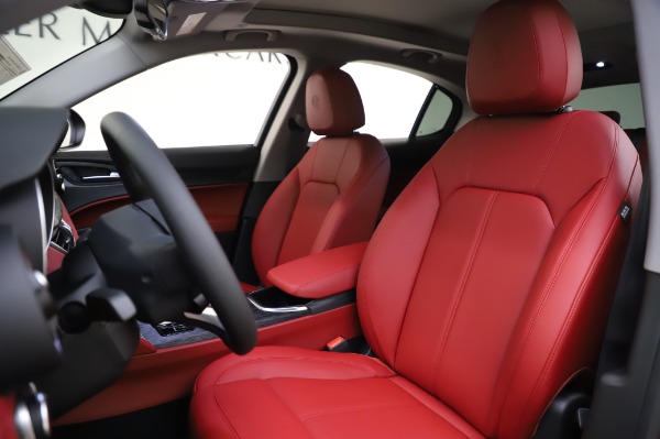 New 2020 Alfa Romeo Stelvio Sport Q4 for sale $50,195 at Rolls-Royce Motor Cars Greenwich in Greenwich CT 06830 15