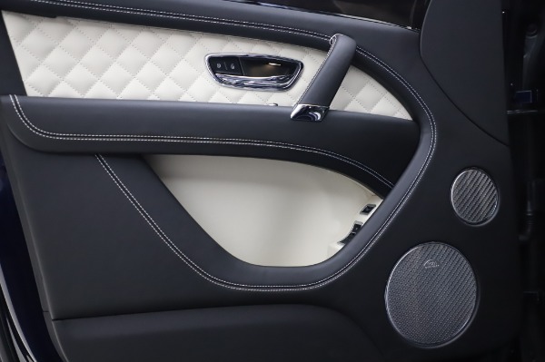 Used 2020 Bentley Bentayga V8 for sale Sold at Rolls-Royce Motor Cars Greenwich in Greenwich CT 06830 14