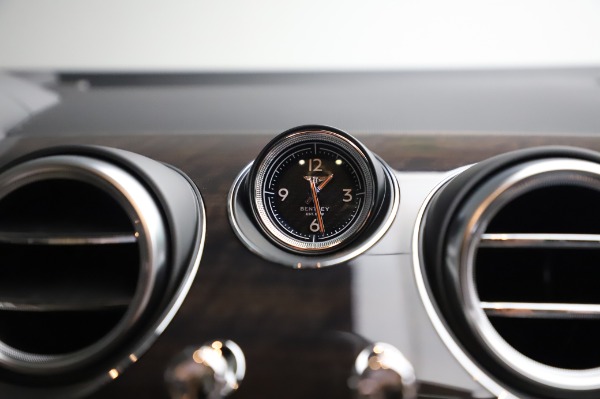 Used 2020 Bentley Bentayga V8 for sale Sold at Rolls-Royce Motor Cars Greenwich in Greenwich CT 06830 26