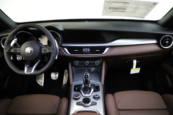 New 2020 Alfa Romeo Stelvio Ti Sport Q4 for sale Sold at Rolls-Royce Motor Cars Greenwich in Greenwich CT 06830 16