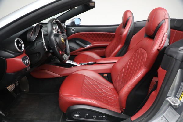 Used 2017 Ferrari California T for sale $144,900 at Rolls-Royce Motor Cars Greenwich in Greenwich CT 06830 20