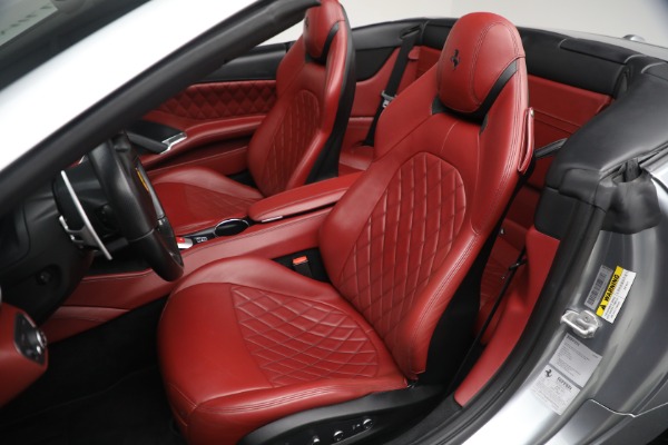 Used 2017 Ferrari California T for sale $144,900 at Rolls-Royce Motor Cars Greenwich in Greenwich CT 06830 21