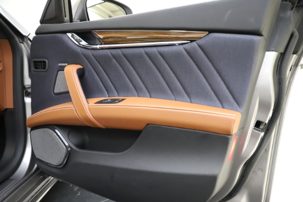 Used 2017 Maserati Quattroporte S Q4 GranLusso for sale Sold at Rolls-Royce Motor Cars Greenwich in Greenwich CT 06830 25