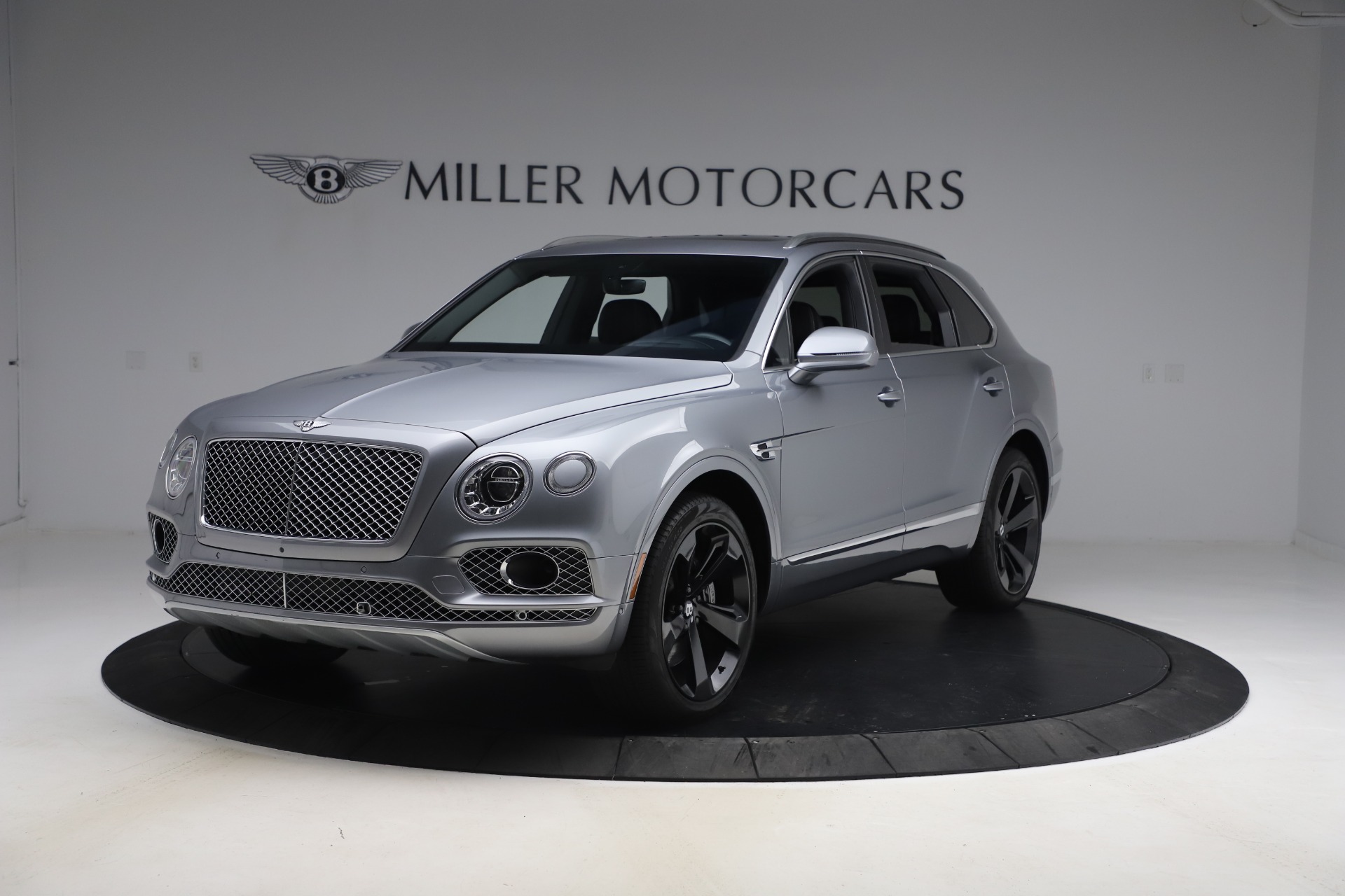 Used 2018 Bentley Bentayga W12 Signature for sale Sold at Rolls-Royce Motor Cars Greenwich in Greenwich CT 06830 1