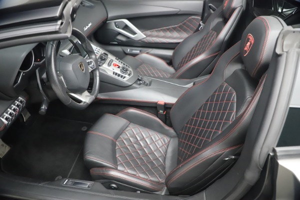 Used 2015 Lamborghini Aventador Roadster LP 700-4 for sale Sold at Rolls-Royce Motor Cars Greenwich in Greenwich CT 06830 20