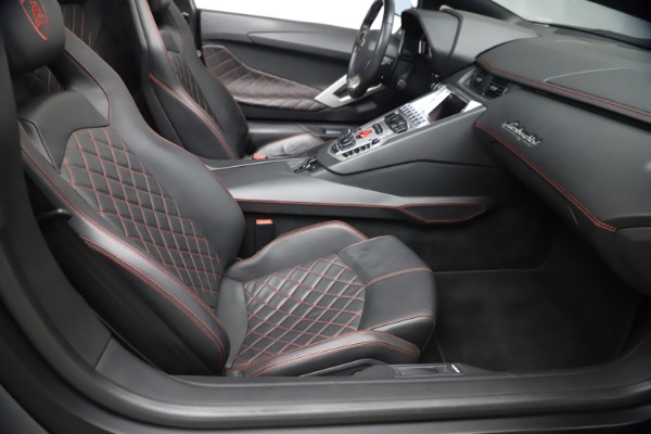 Used 2015 Lamborghini Aventador Roadster LP 700-4 for sale Sold at Rolls-Royce Motor Cars Greenwich in Greenwich CT 06830 26