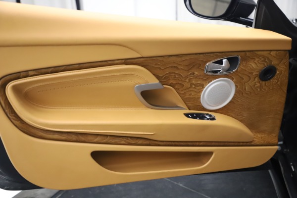 Used 2017 Aston Martin DB11 V12 Coupe for sale $149,900 at Rolls-Royce Motor Cars Greenwich in Greenwich CT 06830 16