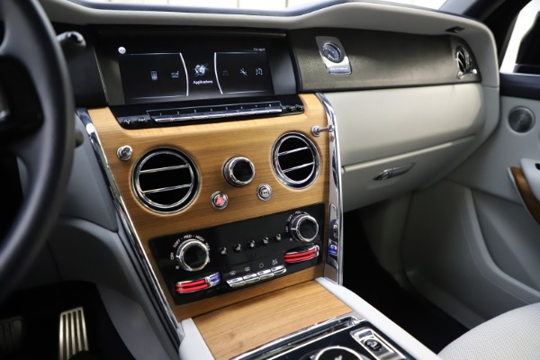 Used 2019 Rolls-Royce Cullinan for sale Sold at Rolls-Royce Motor Cars Greenwich in Greenwich CT 06830 28