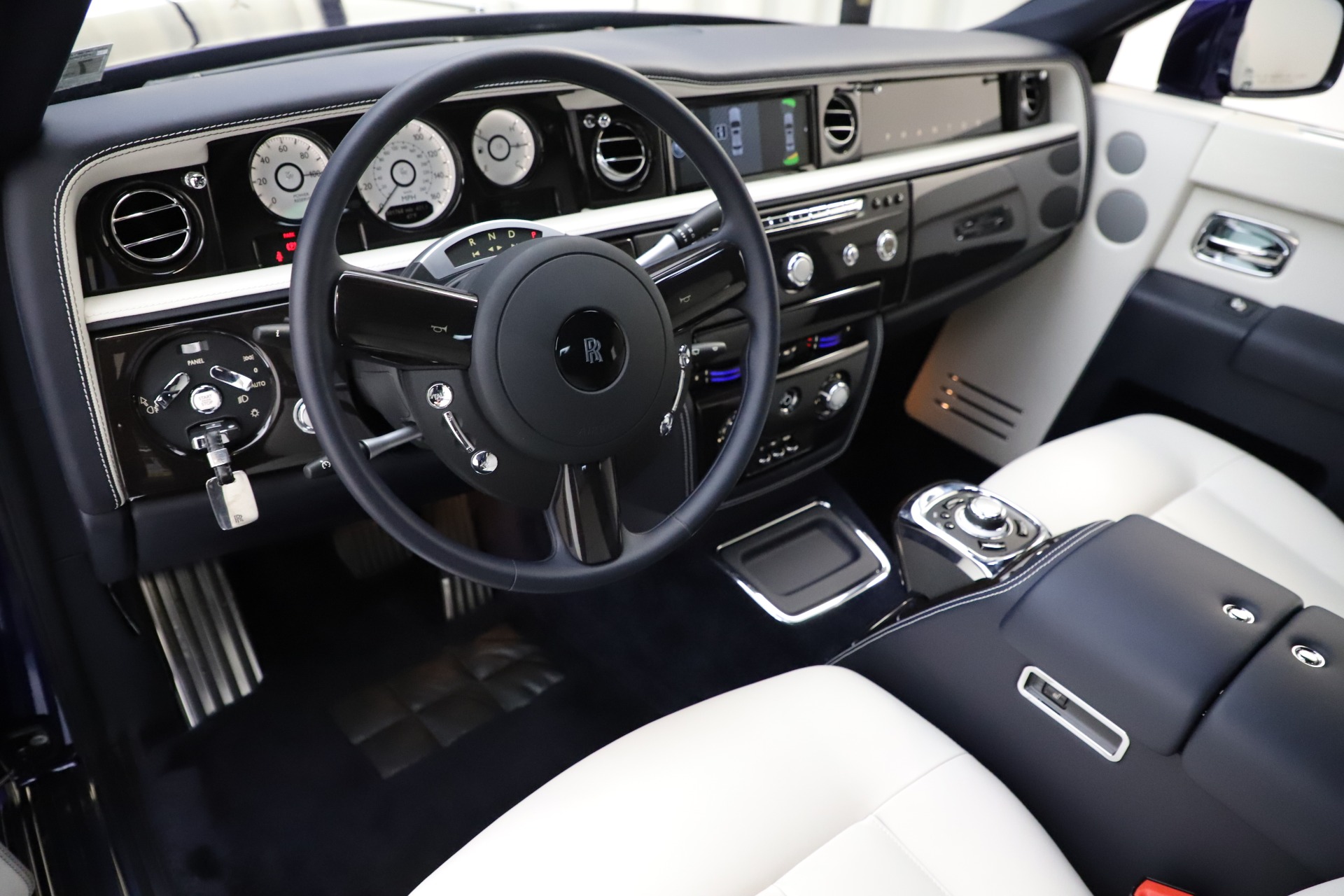Used 2016 Rolls-Royce Phantom EWB for sale Sold at Rolls-Royce Motor Cars Greenwich in Greenwich CT 06830 12