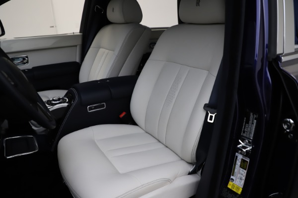 Used 2016 Rolls-Royce Phantom EWB for sale Sold at Rolls-Royce Motor Cars Greenwich in Greenwich CT 06830 14