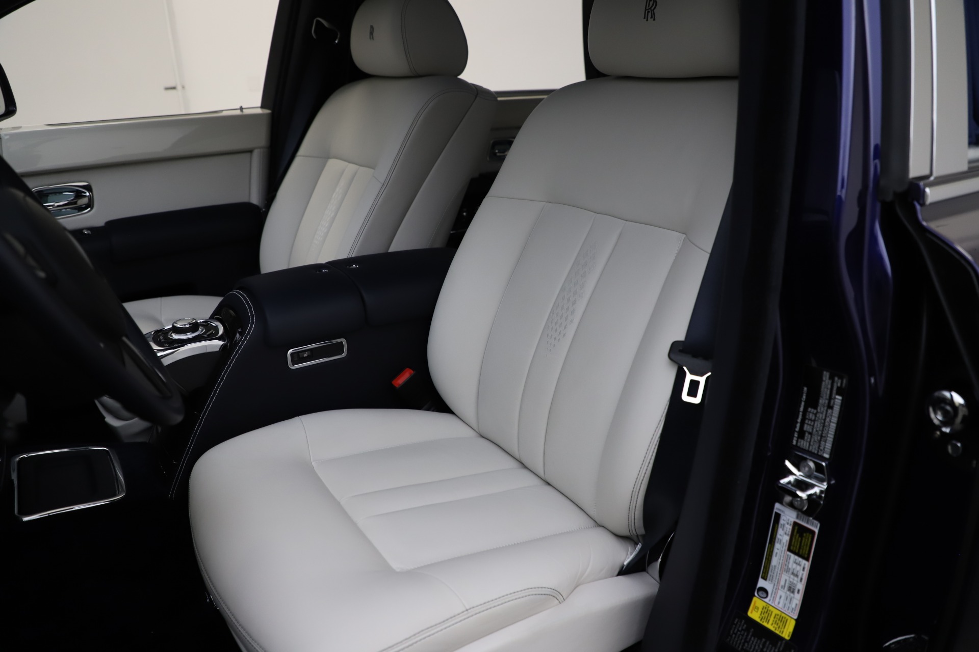Used 2016 Rolls-Royce Phantom EWB for sale Sold at Rolls-Royce Motor Cars Greenwich in Greenwich CT 06830 14