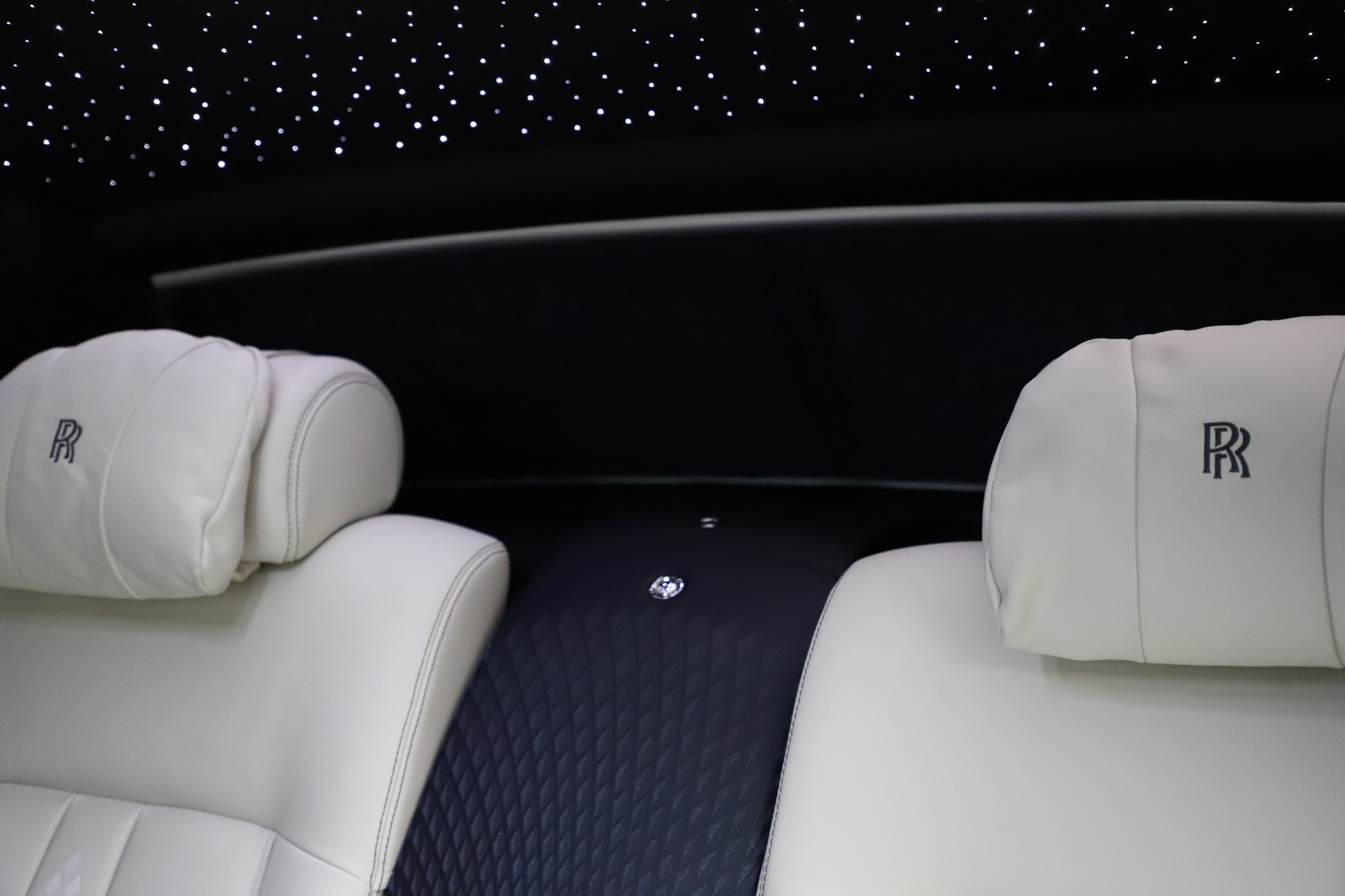 Used 2016 Rolls-Royce Phantom EWB for sale Sold at Rolls-Royce Motor Cars Greenwich in Greenwich CT 06830 17