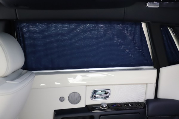 Used 2016 Rolls-Royce Phantom EWB for sale Sold at Rolls-Royce Motor Cars Greenwich in Greenwich CT 06830 25