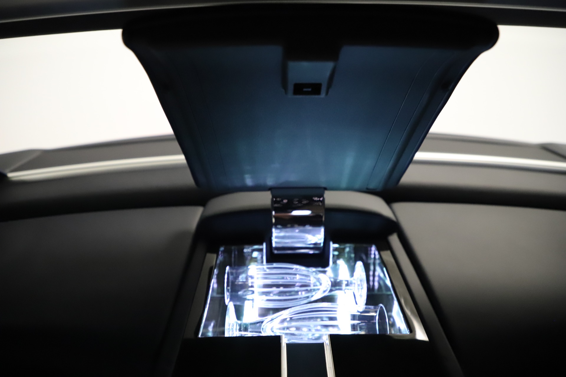 Used 2016 Rolls-Royce Phantom EWB for sale Sold at Rolls-Royce Motor Cars Greenwich in Greenwich CT 06830 27