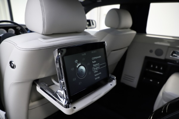 Used 2016 Rolls-Royce Phantom EWB for sale Sold at Rolls-Royce Motor Cars Greenwich in Greenwich CT 06830 28