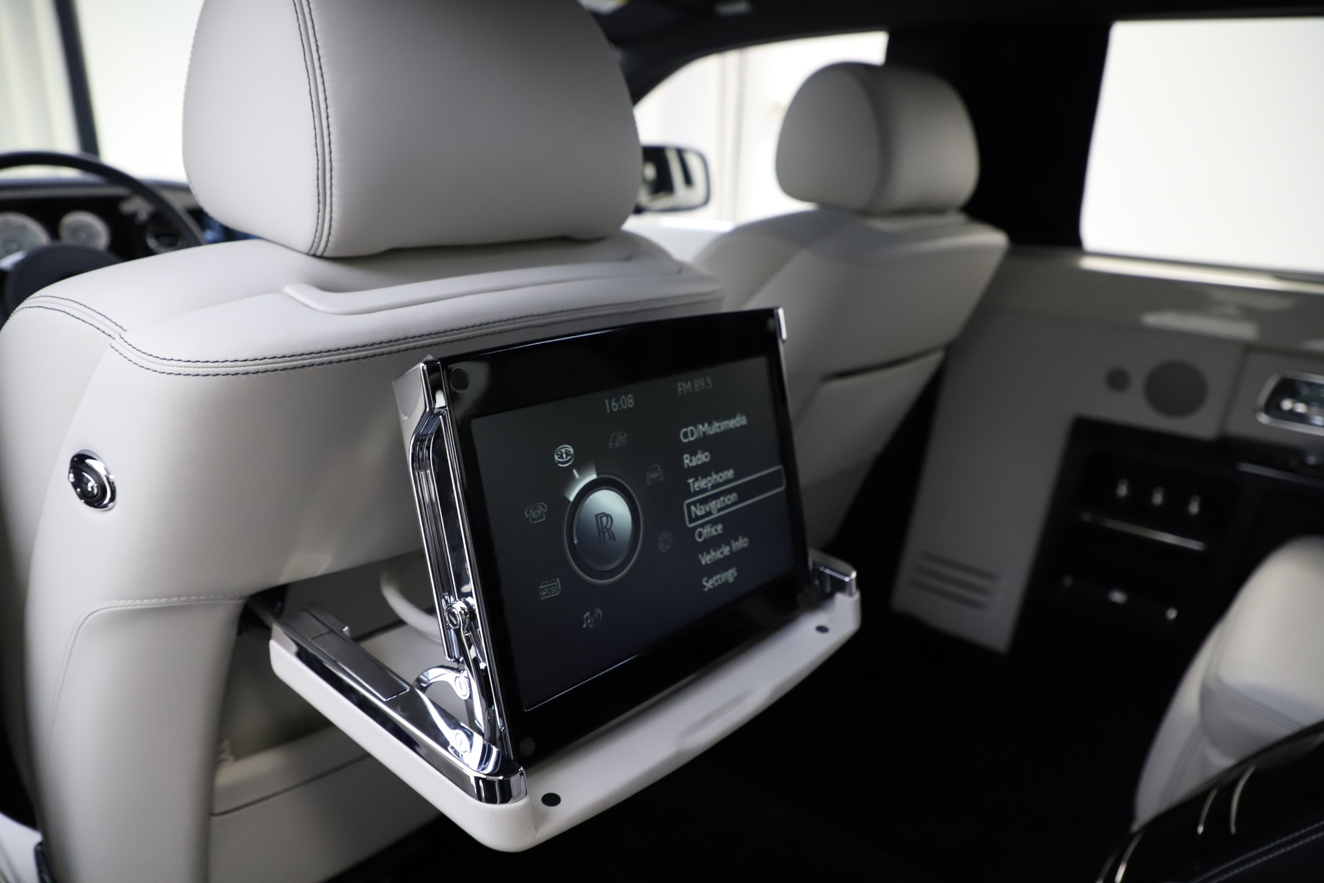 Used 2016 Rolls-Royce Phantom EWB for sale Sold at Rolls-Royce Motor Cars Greenwich in Greenwich CT 06830 28